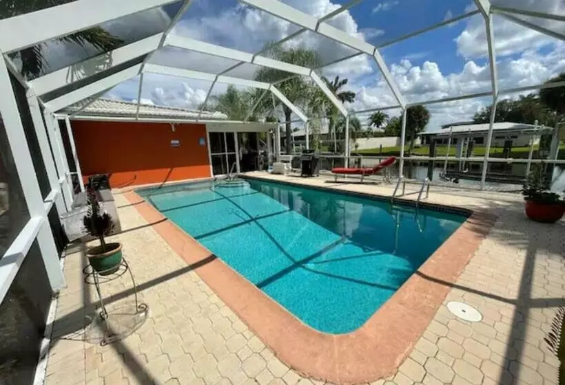 Heated Pool Paradise, Gulf Access, Pet Friendly