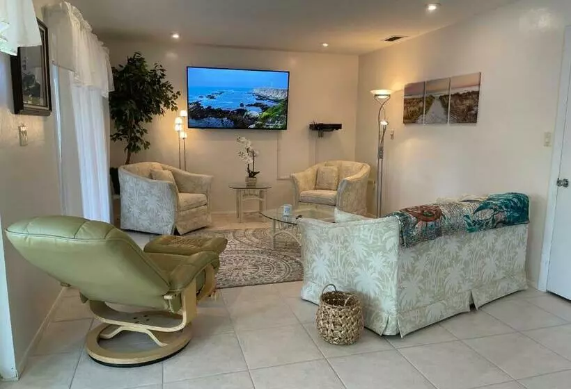 Heated Pool Paradise, Gulf Access, Pet Friendly