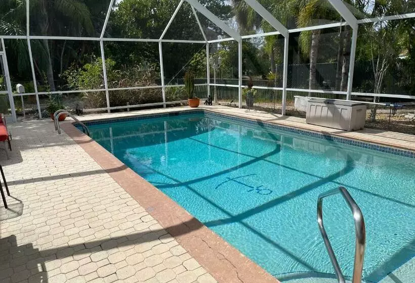 Heated Pool Paradise, Gulf Access, Pet Friendly