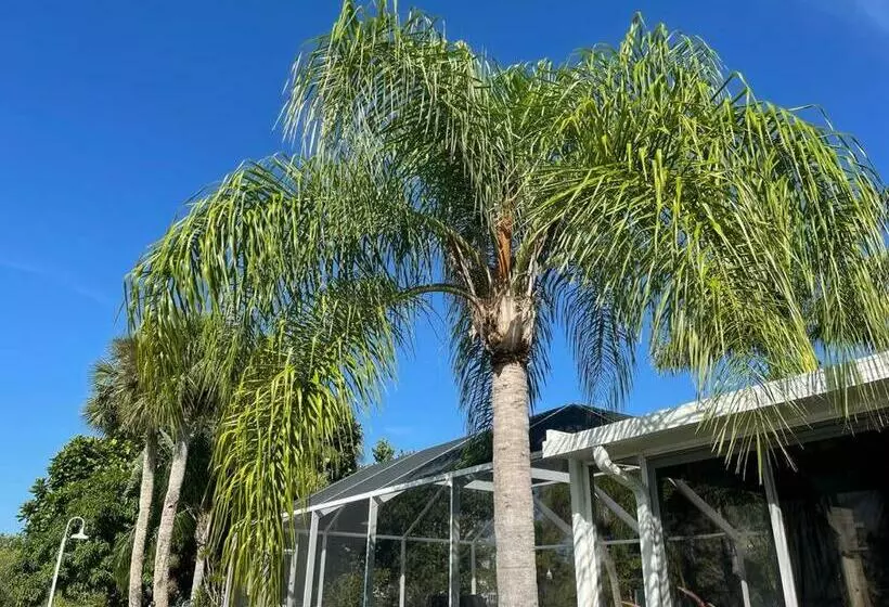 Heated Pool Paradise, Gulf Access, Pet Friendly