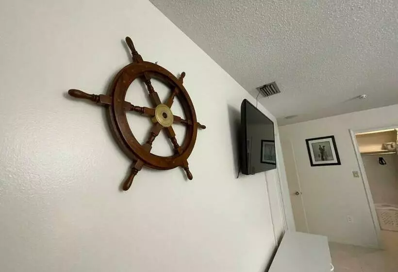 Heated Pool Paradise, Gulf Access, Pet Friendly