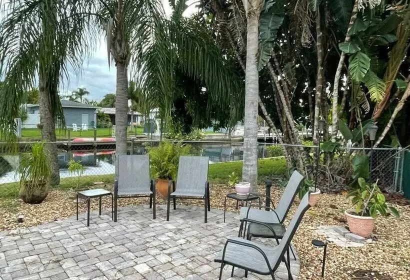 Heated Pool Paradise, Gulf Access, Pet Friendly