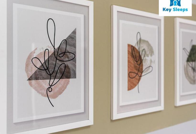 Modern & Central Three Bedroom House By Keysleeps Doncaster With Free Parking & Dsa