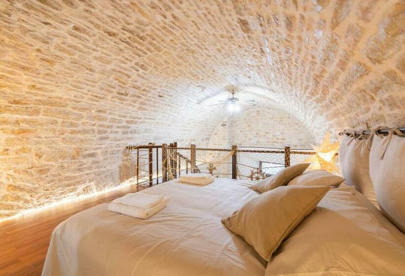 Sea Front Historic House In The Heart Of Old Town, Inside Torrione Aragonese