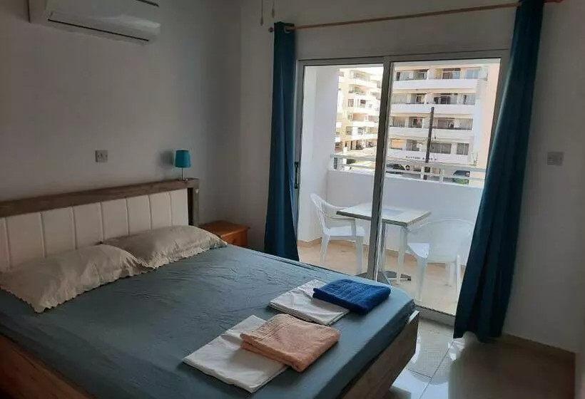 Large Apt 2 Bedrooms Sea View & 2 Balconies
