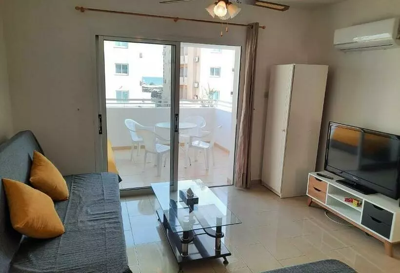 Large Apt 2 Bedrooms Sea View & 2 Balconies