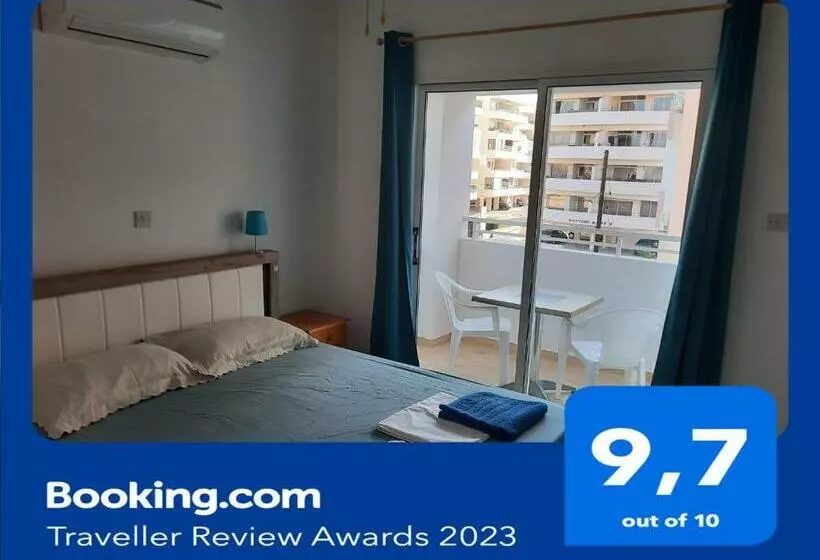 Large Apt 2 Bedrooms Sea View & 2 Balconies