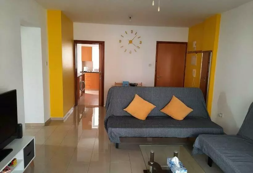 Large Apt 2 Bedrooms Sea View & 2 Balconies
