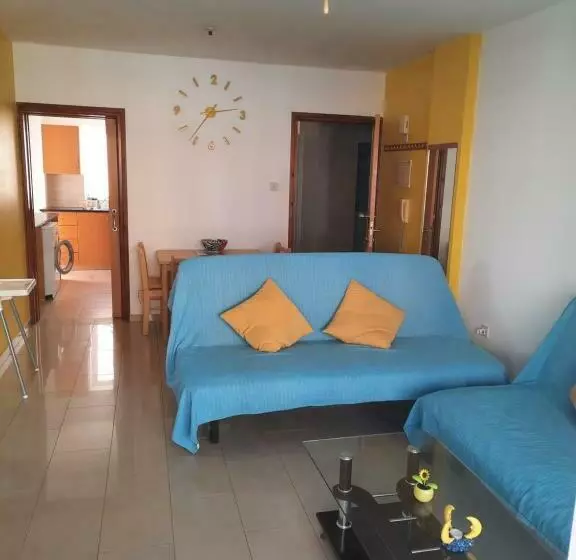 Large Apt 2 Bedrooms Sea View & 2 Balconies