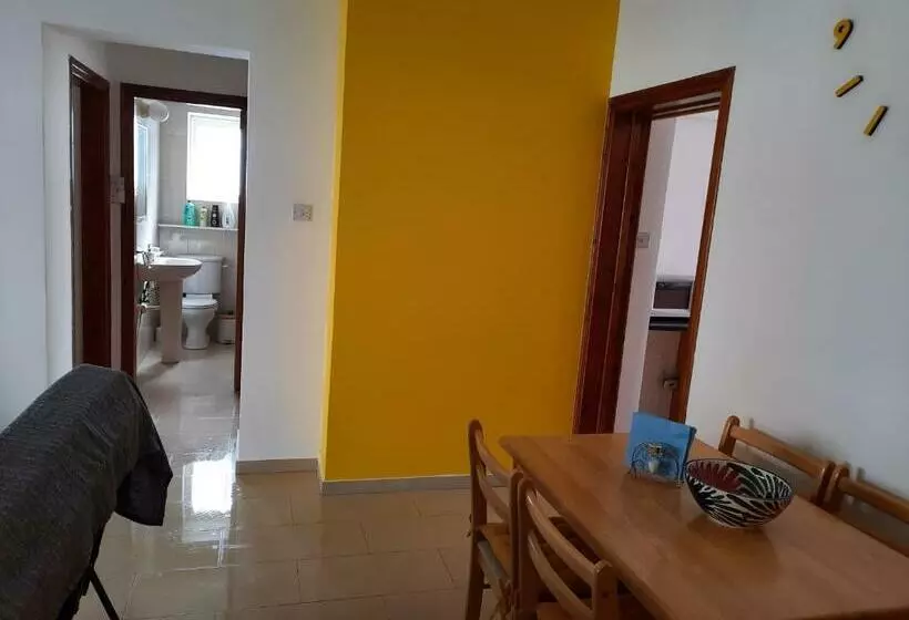 Large Apt 2 Bedrooms Sea View & 2 Balconies