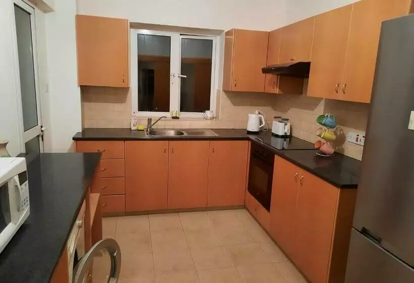 Large Apt 2 Bedrooms Sea View & 2 Balconies