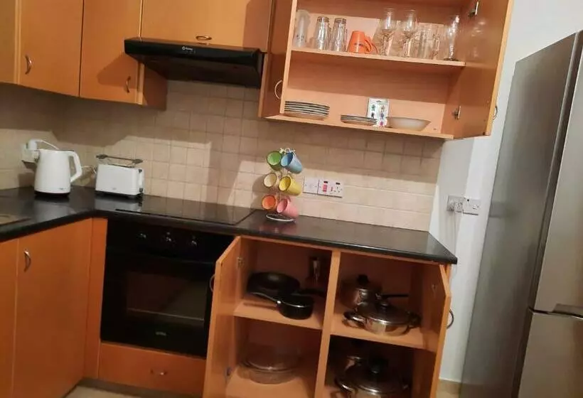 Large Apt 2 Bedrooms Sea View & 2 Balconies