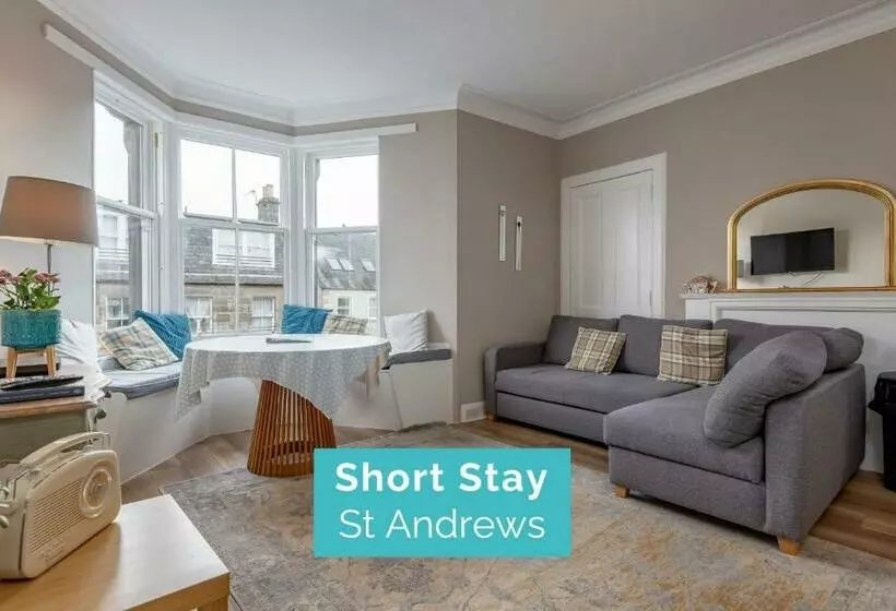 44 Argyle Street   2 Bed 1 Bath   Central