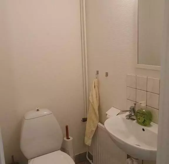 50 M Till Bad I Centrala Skärhamn