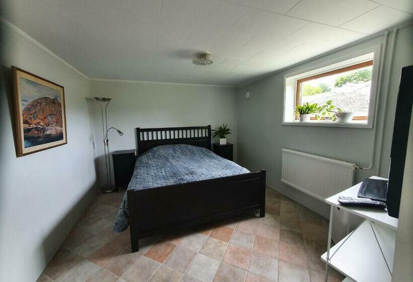 50 M Till Bad I Centrala Skärhamn