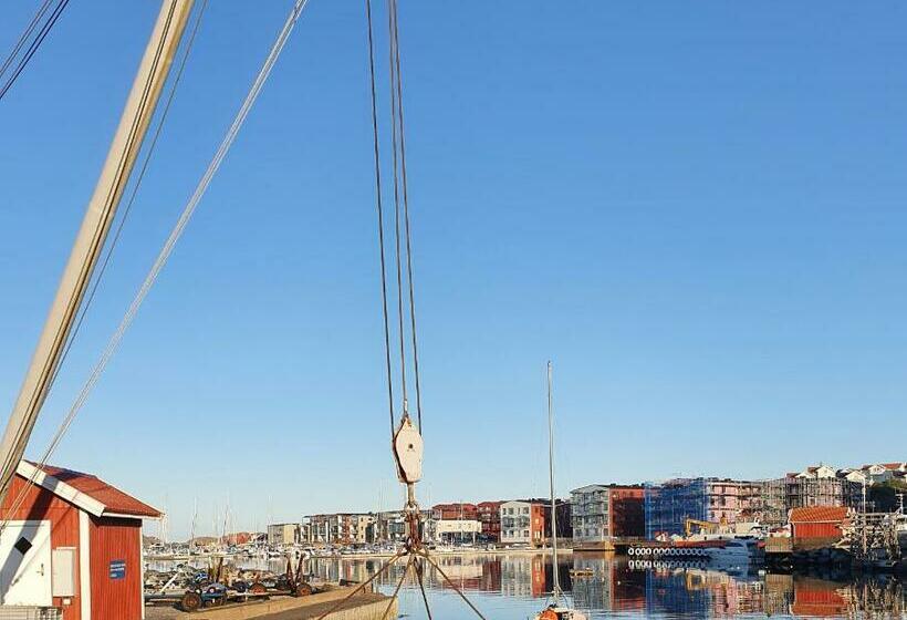 50 M Till Bad I Centrala Skärhamn