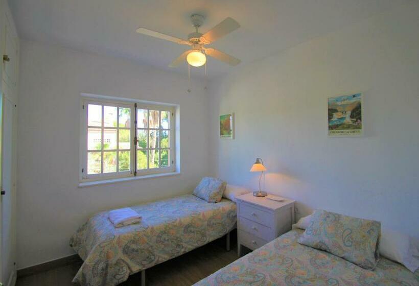 Chalet Casaturis En Urb. La Font Sant Joan D´alacant Ch102