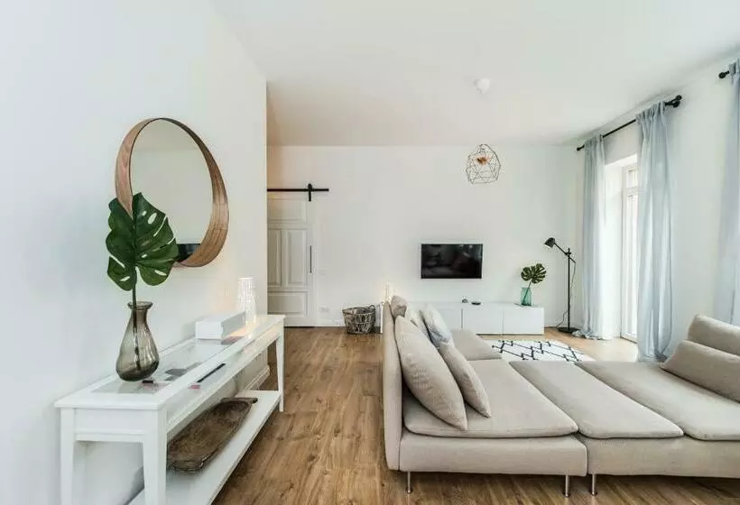 Stylish Apartment In The Heart Of Kaunas Old Town