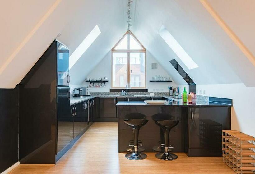 The Loft At Emperor Court By Bloom Stays