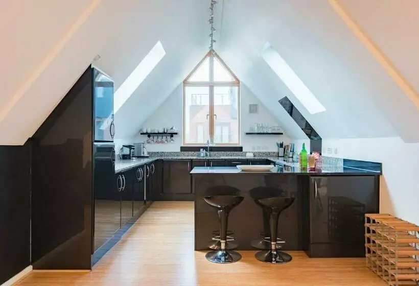 The Loft At Emperor Court By Bloom Stays