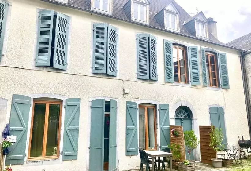 Une Maison De Famille