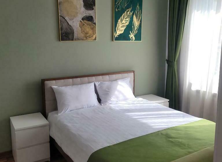 B8   Spacious, Charming Apartment In Central Sibiu