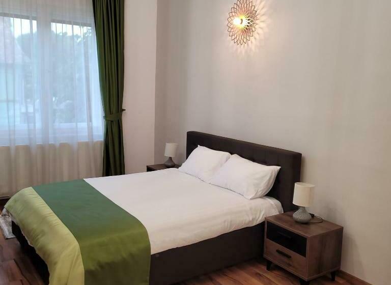 B8   Spacious, Charming Apartment In Central Sibiu