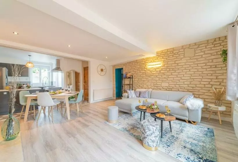 Côté Cour, 3 Chambres, Terrasses, Jardin Privé Avec Terrain De Pétanque, Cave Voutée