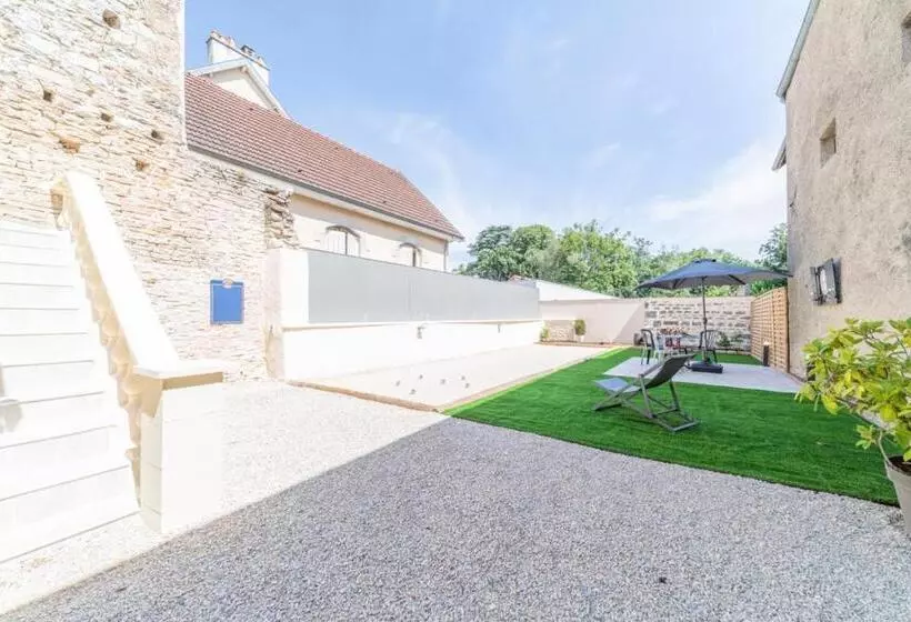 Côté Cour, 3 Chambres, Terrasses, Jardin Privé Avec Terrain De Pétanque, Cave Voutée