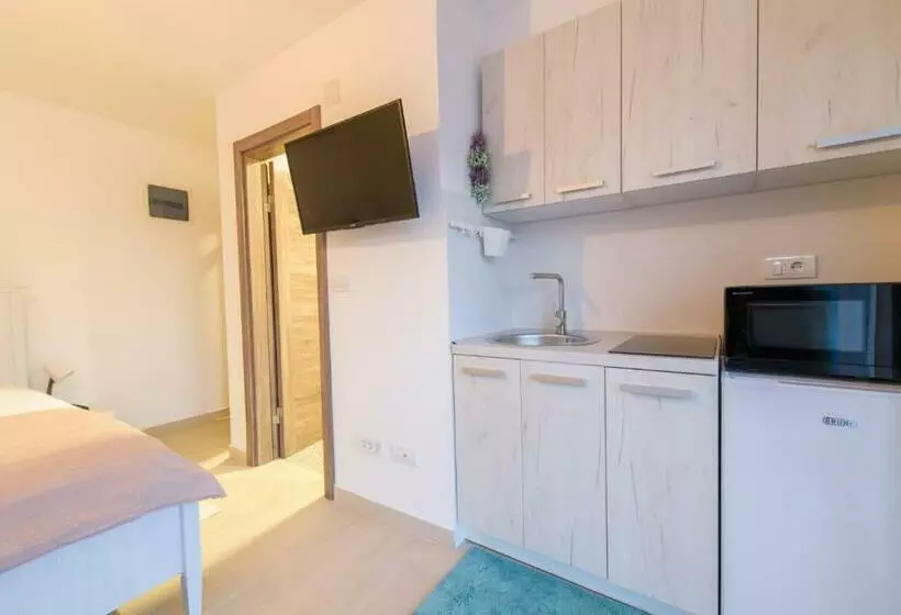 Nely Apartments
