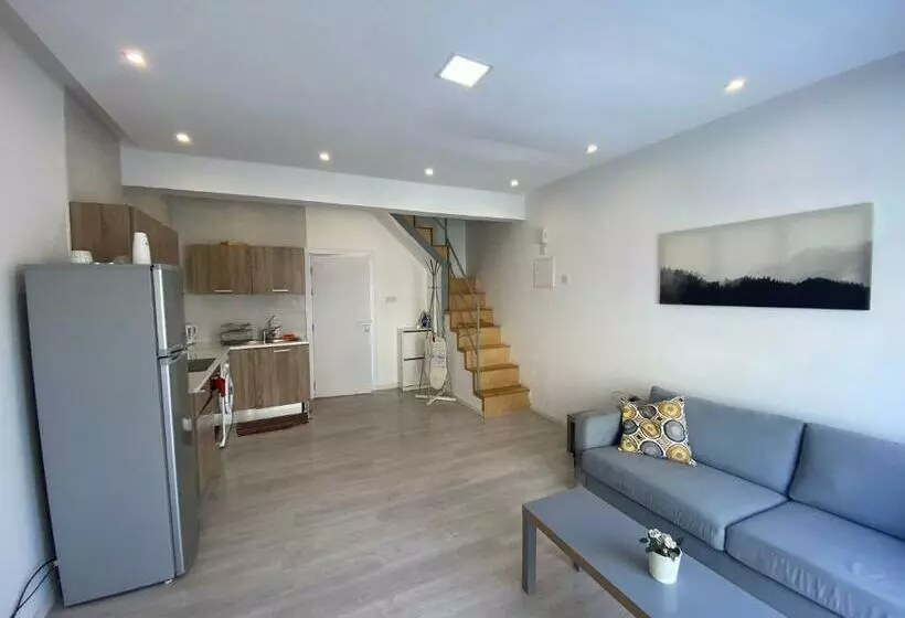 1 Bedroom Duplex 100m By The Sea