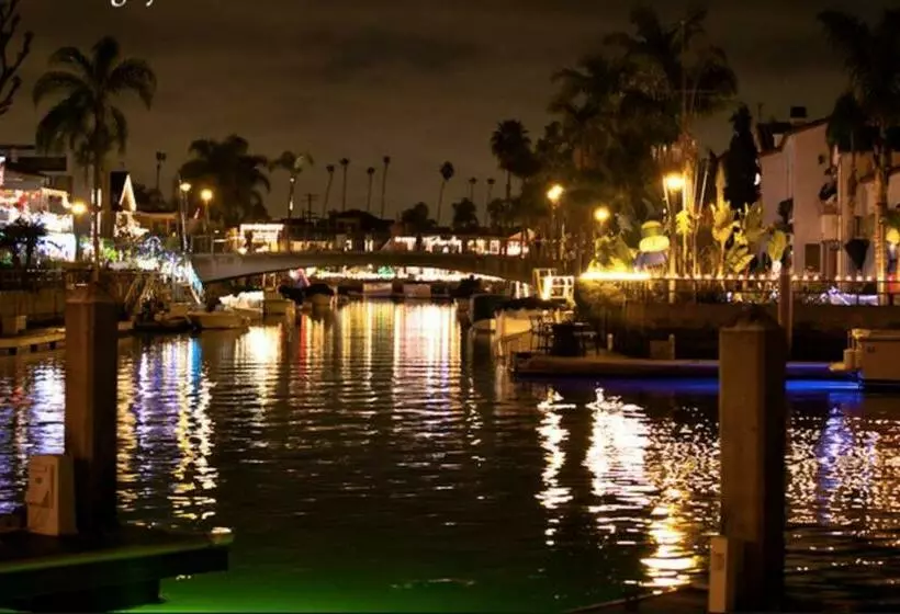 Beautiful 2 Story Right By The Water, Ocean View