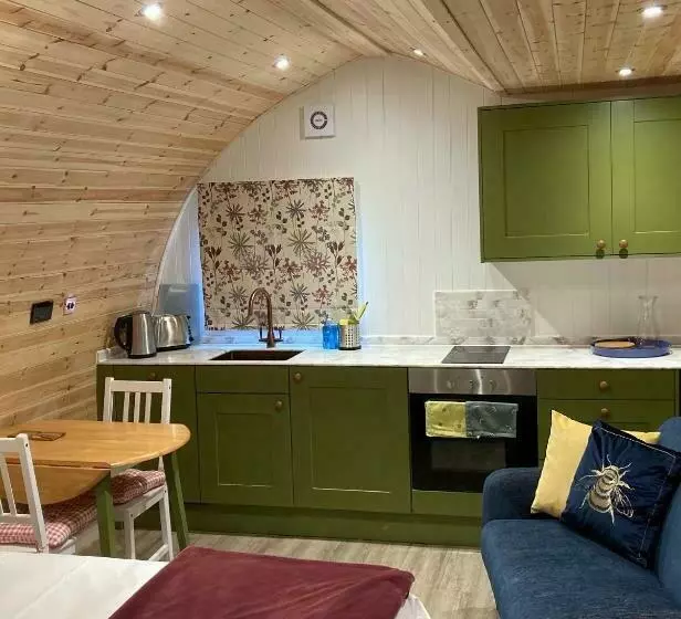 Bedrule Old Manse Glamping