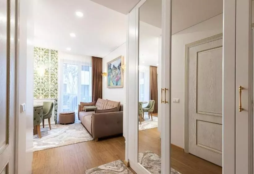 Lux Apartment With A Terrace In Vilnius Old Town