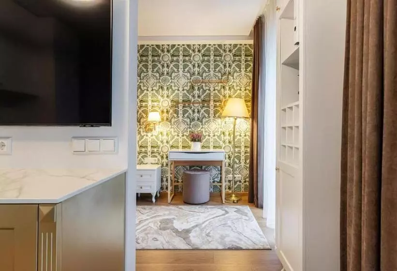Lux Apartment With A Terrace In Vilnius Old Town