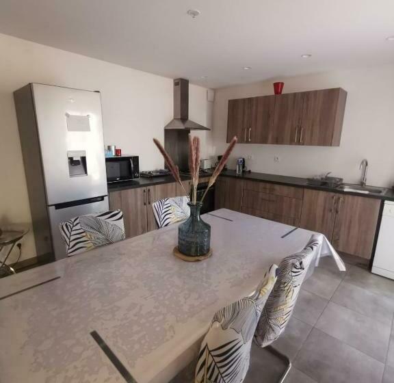 Maison Neuve Contemporaine Parking