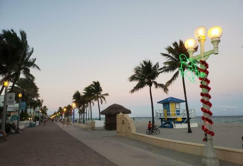Hollywood Beach Shores