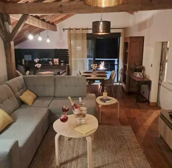 Maisonnette Vue Sur Forêt