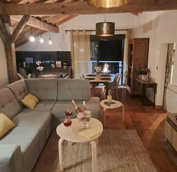 Maisonnette Vue Sur Forêt