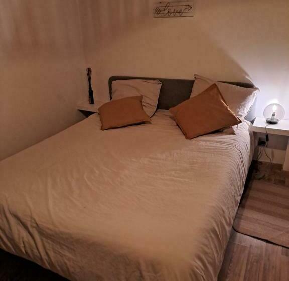 Maisonnette Vue Sur Forêt