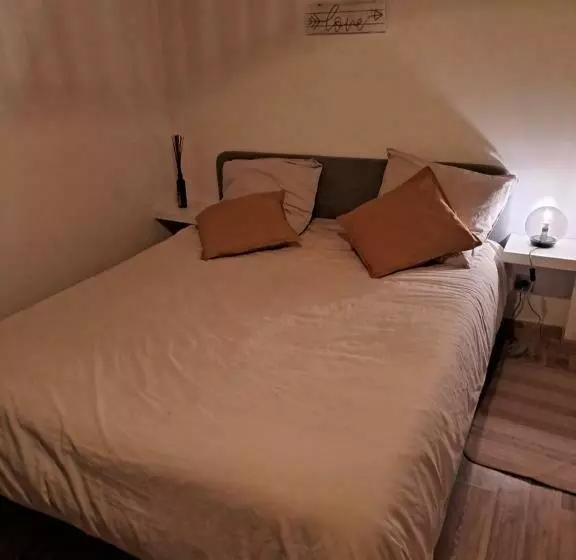 Maisonnette Vue Sur Forêt