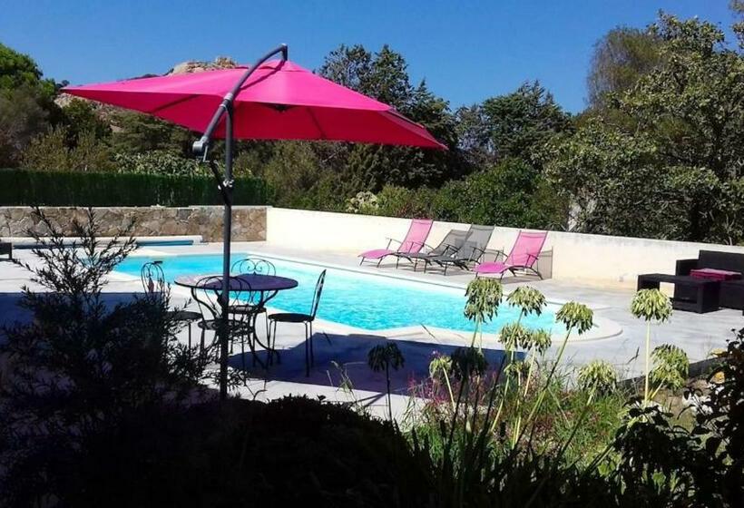 Villa De 3 Chambres Avec Piscine Privee Jardin Clos Et Wifi A Calvi