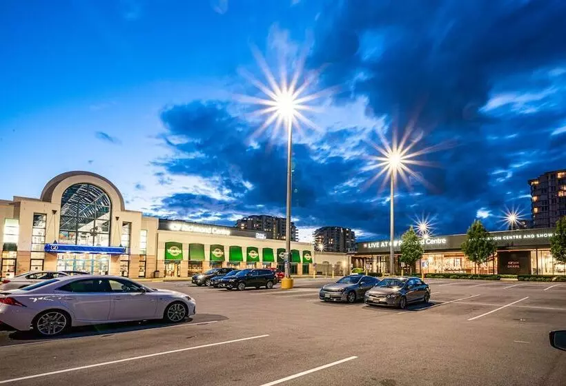 Charming Oasis Close To Airport & Downtown