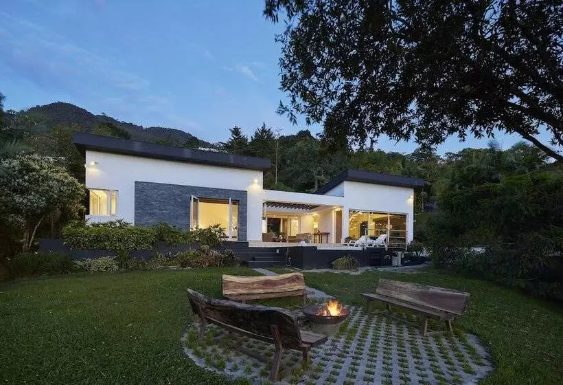 Deluxe Casa Tulkana Mountain Villa Roman