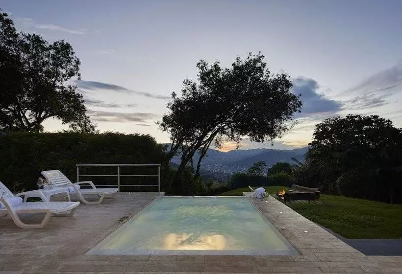 Deluxe Casa Tulkana Mountain Villa Roman