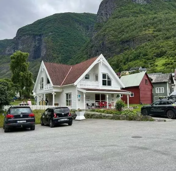 Undredal Fjord Apartments