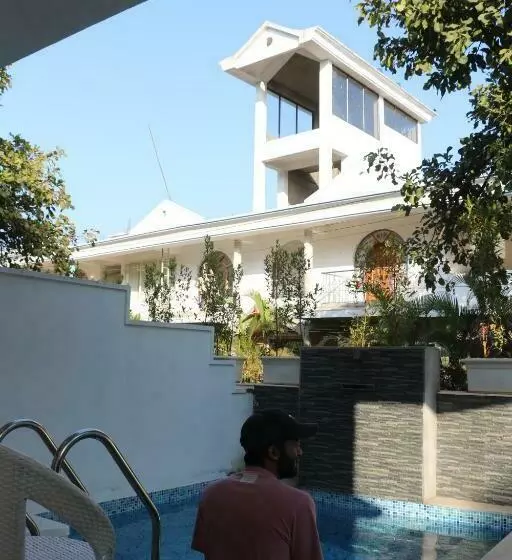 Elora Villas