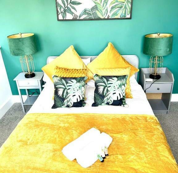 Luxurious Mk City Apartment  Walk To Train Station, Smart Tv With Netflix, Disney Plus & Prime!