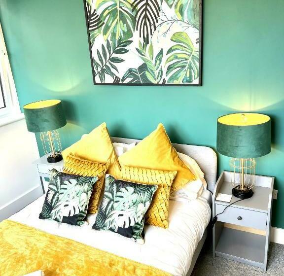 Luxurious Mk City Apartment  Walk To Train Station, Smart Tv With Netflix, Disney Plus & Prime!