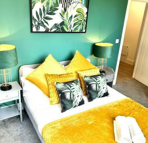 Luxurious Mk City Apartment  Walk To Train Station, Smart Tv With Netflix, Disney Plus & Prime!